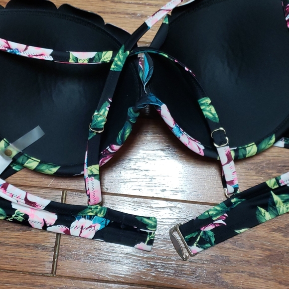 Shade & Shore floral padded bikini top - 38B EUC - Picture 9 of 9